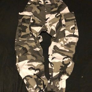 B&W camo Rothco pants size XS , only worn once